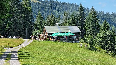 Einkehrschwung auf der Lustenauer Hütte, Foto: Schwarzenberg Tourismus